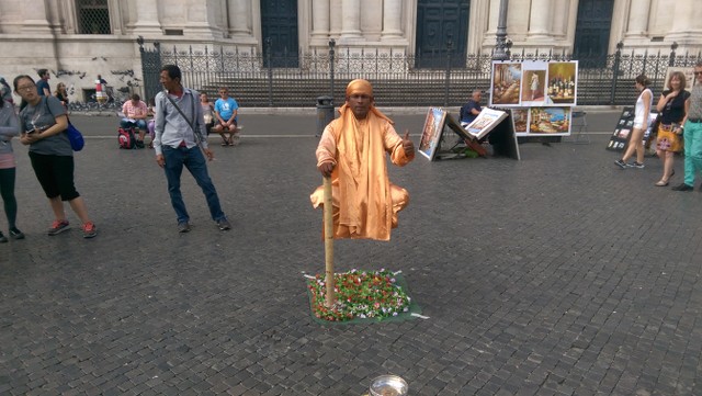 Image for Clever street performer in Roma, Italy
